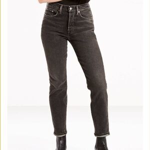 Levi's Wedgie Fit Women's Black Button Fly Jeans. Size 26.
